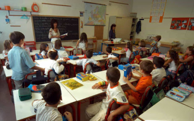 Docentes checos en huelga por falta de fondos